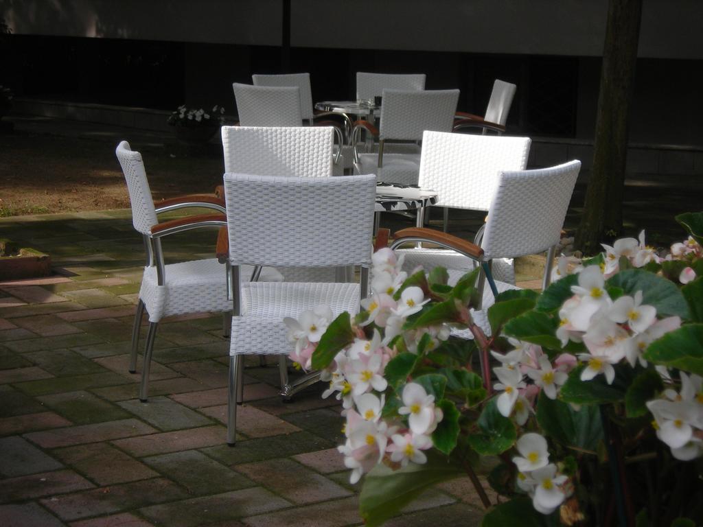 Hotel Plutone แชร์เวีย ภายนอก รูปภาพ