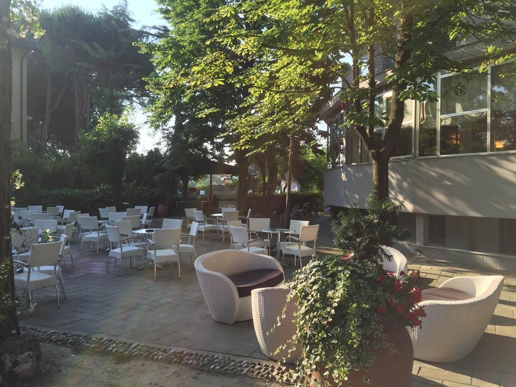 Hotel Plutone แชร์เวีย ภายนอก รูปภาพ